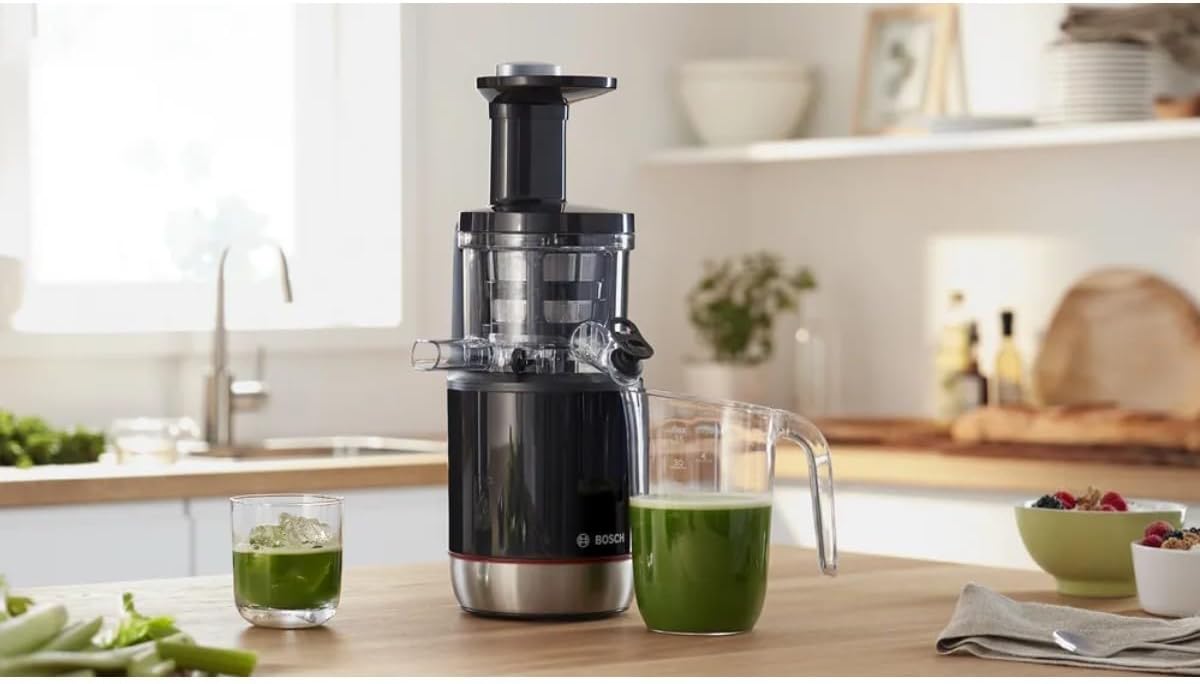 Bosch VitaExtract MESM731M Extracteur de Jus – Extraction lente pour réduire l'oxydation – Contrôle du niveau de pulpe et 3 différents filtres – 150 W – Couleur : noir