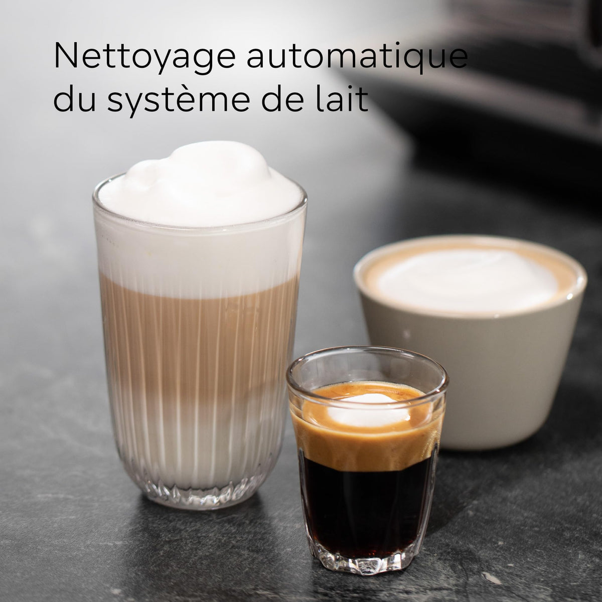 SIEMENS EQ700 classic TP715E17 Machine à café automatique avec contrôle par application, infusion à froid, écran tactile, jusqu'à 10 créations de café favorites, nettoyage automatique à la vapeur
