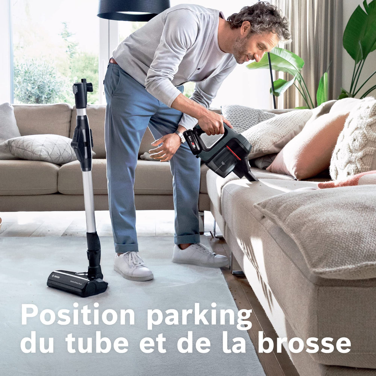 Bosch Electroménager Unlimited 7, BBS712A, aspirateur Balai, 2 Batteries 3.0 Ah Power for All, autonomie de 40 Min par Batterie, Tube Flexible, Poids léger, Accessoires, éclairage LED, Anthracite