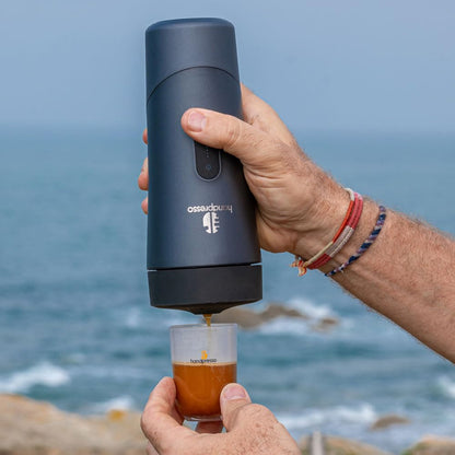 Handpresso Auto | Machine à café expresso portable 19 bars pour voiture et voyage | compatible capsule expresso/capsule réutilisable | Cafetière de voyage compacte, sans fil et rechargeable USB-C