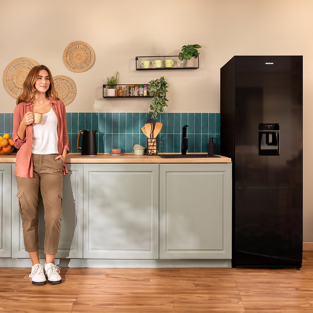 Cecotec Réfrigérateur combiné Bolero CoolMarket Combi 250 WD Black Glass D. Capacité de 250L, classe D, compresseur Inverter, Total No Frost, porte réversible, distributeur d'eau et LED intérieure.