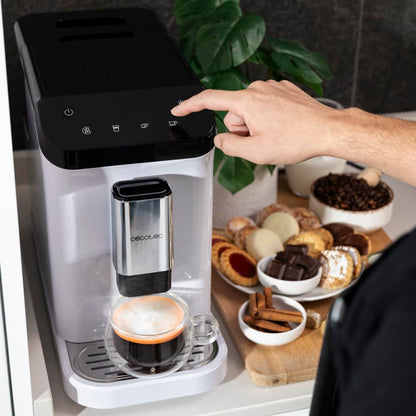 Cecotec Cafetière Superautomatique Cremmaet Macchia White. 1350 W, Thermoblock, Pompe à Pression de 19 bars, Système Plug&Play, Réservoir de Café avec Moulin Intégré, Nettoyage Automatique