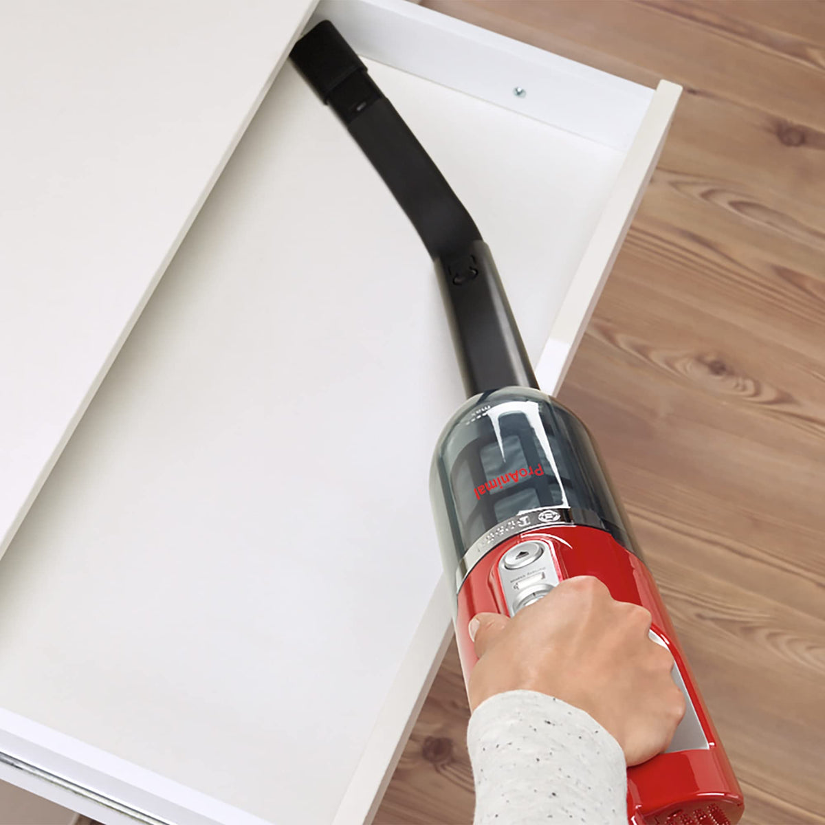 Bosch Electroménager Série 4, BBH3ZOO28, aspirateur Balai 2en1 Flexxo ProAnimal, Multifonction, Rechargeable, autonomie de 55 Min, 2 Vitesses, Accessoires Inclus, 28Vmax, Rouge