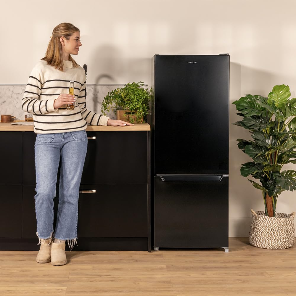 Cecotec Réfrigérateur combinés Bolero CoolMarket Combi 205 DF Black. 117L, 169x54cm, Defrost, Classe E, Fast Cooling.