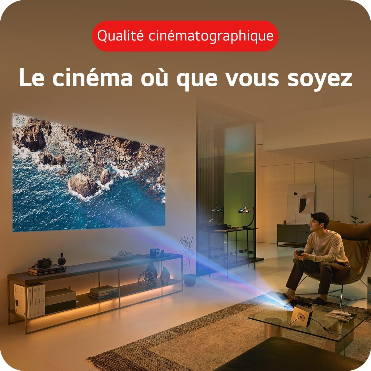 LG CineBeam Portable Vidéoprojecteur HU710PB Design Compact pour Home Cinema, 500 Lumen, 4K UHD, Projection Entre 50"~120", LG Smart webOS 6.0, Bluetooth et Haut-parleurs intégrés