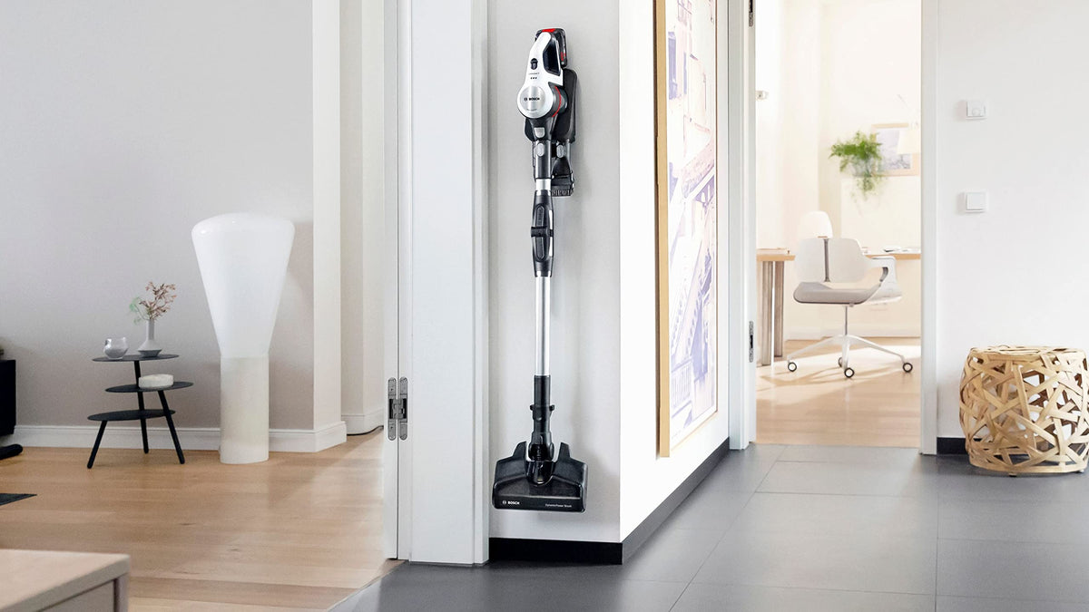 Bosch Electroménager Unlimited 7, BBS711W, aspirateur Balai, autonomie de 40 Min, Brosse motorisée avec éclairage LED, Batterie 3.0 Ah Power for All, Tube Flexible, Poids léger, Accessoires, Blanc