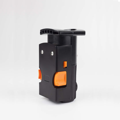 CASO Café Crema Touch Machine à café automatique design avec tuyau et réservoir à lait, broyeur conique réglable en continu, prêt à l'emploi, toutes les spécialités de café par toucher, noir, acier