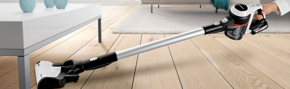 Bosch Electroménager Unlimited 6, BCS611AM, aspirateur Balai Rechargeable sans Fil, autonomie de 30 Min, performant sur différents Types de Sol, Accessoires Inclus, Blanc
