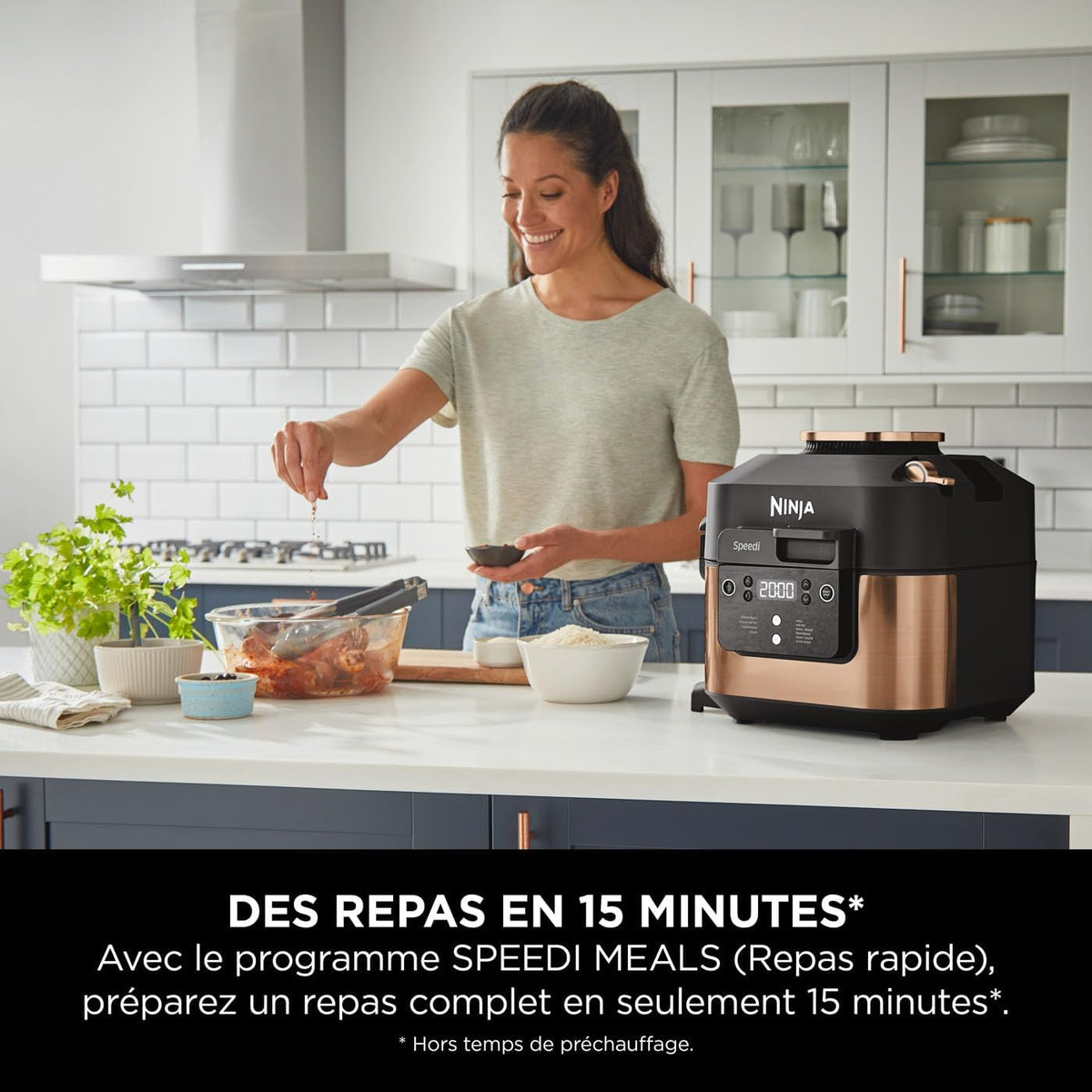 Ninja Speedi 10-en-1 Autocuiseur rapide, Air Fryer, Friteuse à air et Multicuiseur, 5.7L, Repas pour 4 en 15 minutes, Vapeur, Gril, Cuire au four, Rôtir, Mijoter et plus, Noir et Cuivre ON400EUCP