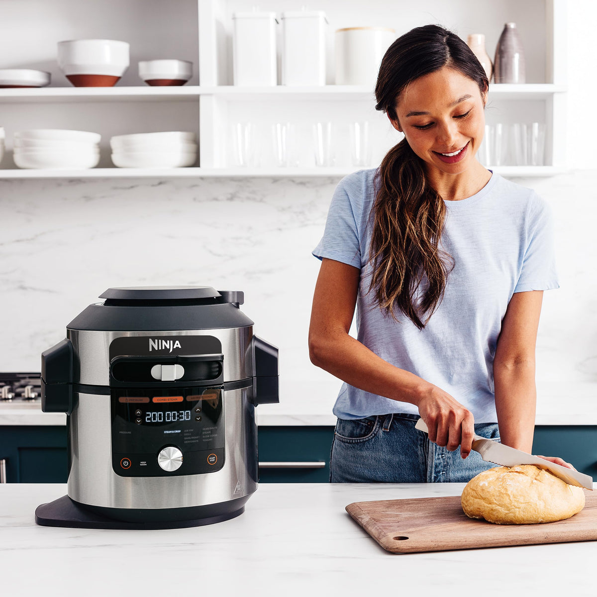 Ninja Multicuiseur Foodi MAX Air Fryer, SmartLid, 12 fonctions de cuisson, 7.5L, Autocuiseur 12 en 1, Cuisson sous pression, Friture à l'air, Cuisson lente et plus, Acier inoxydable, OL650EU