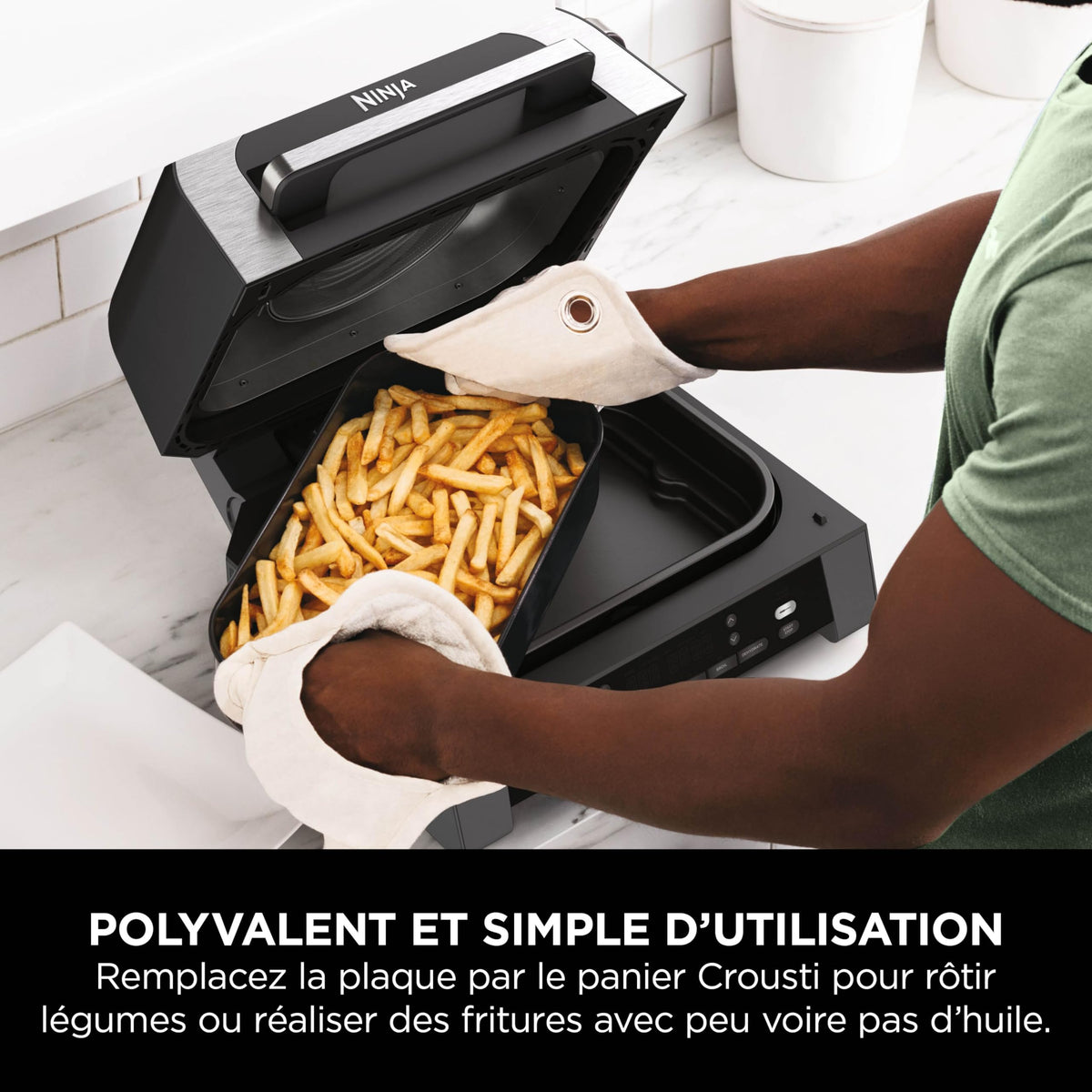Ninja MAX 6-en-1 Grill d’intérieur et friteuse sans huile, 6 modes, cuit jusqu’à 6 hamburgers, capacité 3,8 l, faible dégagement de fumée, thermomètre à viande numérique inclus, Gris/Argent, DG551EU