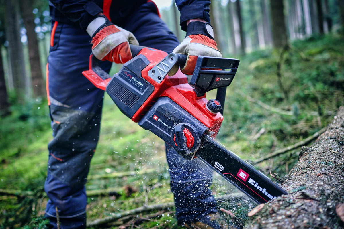 Einhell Professional Tronçonneuse sans fil GP-LC 36/40 Li BL-Solo (36 V, longueur de coupe 38 cm, moteur sans charbon, vitesse de chaîne de 19 m/s, lubrification automatique, sans batteries)
