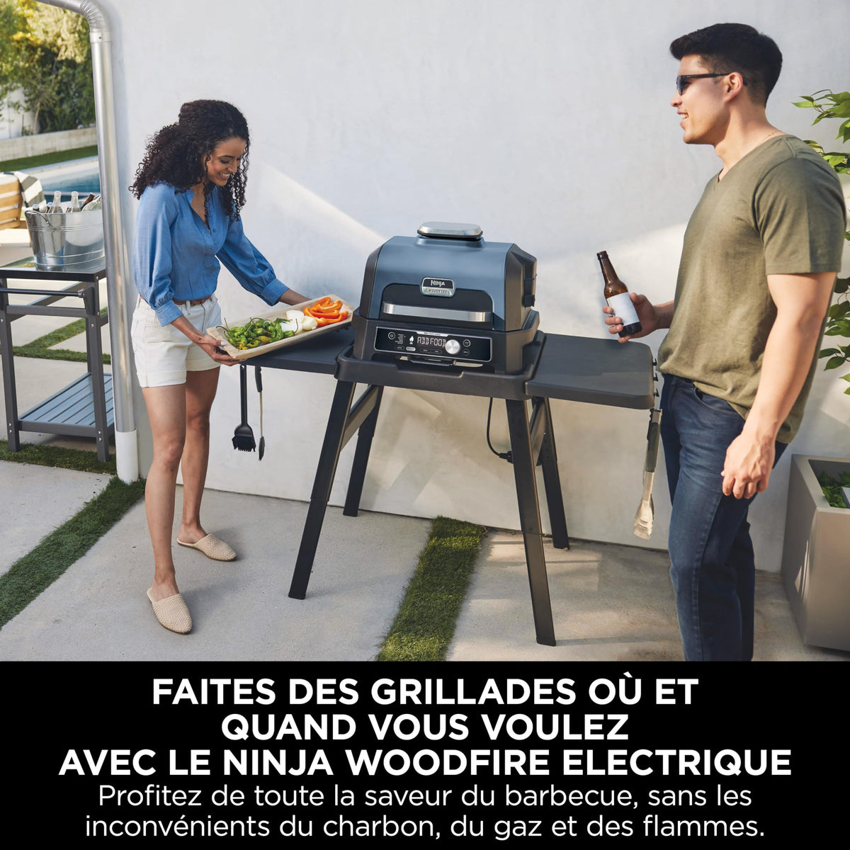 Ninja Woodfire Pro Connect XL Barbecue Électrique & Fumoir avec Contrôle d'Application, 2 Sondes, Grille, Housse, Revêtements & Brosse, Grill & Friteuse sans huile 7-en-1, Bleu & Noir OG901EUAMZ