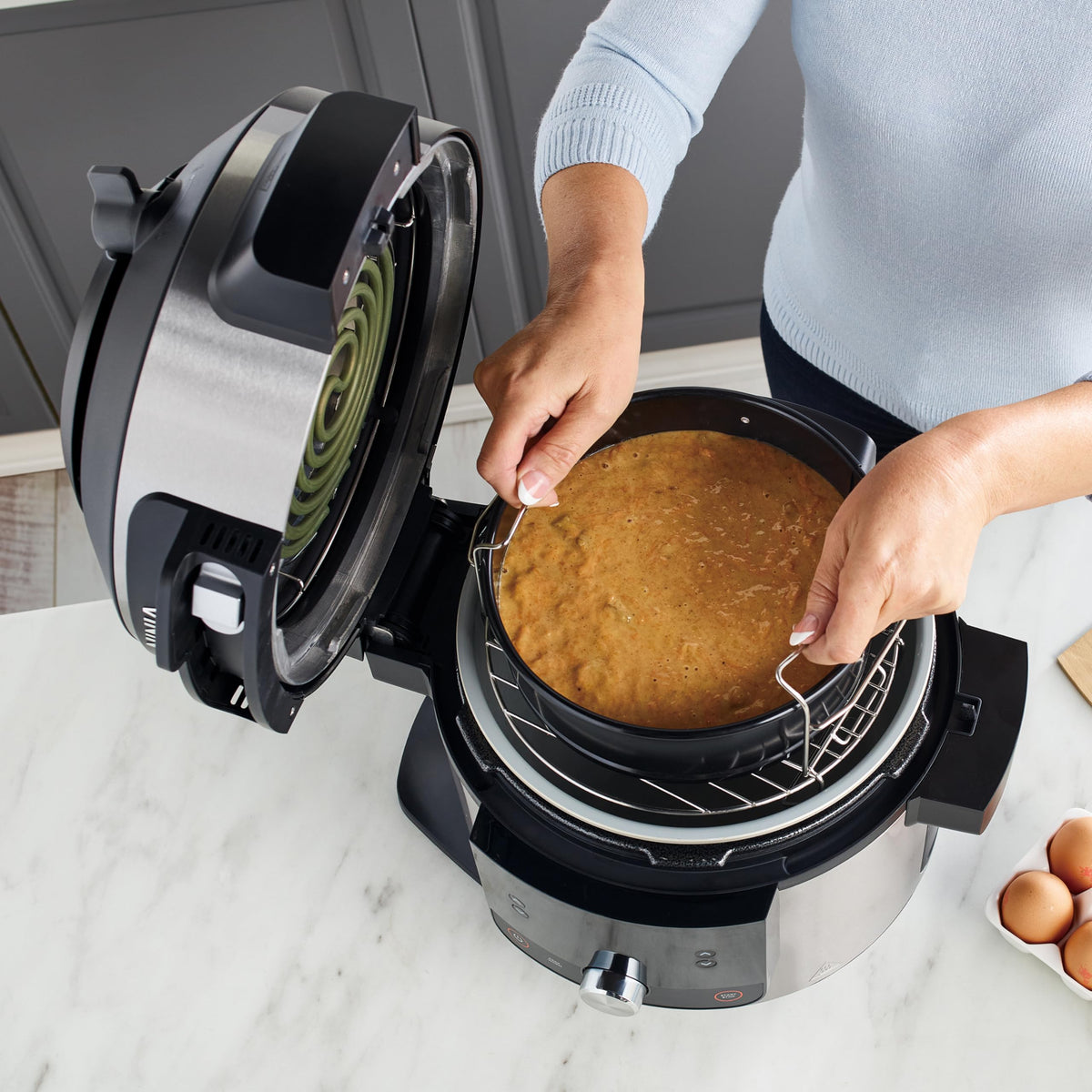 Ninja Multicuiseur Foodi MAX Air Fryer, SmartLid, 12 fonctions de cuisson, 7.5L, Autocuiseur 12 en 1, Cuisson sous pression, Friture à l'air, Cuisson lente et plus, Acier inoxydable, OL650EU