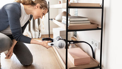 Bosch Electroménager Unlimited 7, BBS711W, aspirateur Balai, autonomie de 40 Min, Brosse motorisée avec éclairage LED, Batterie 3.0 Ah Power for All, Tube Flexible, Poids léger, Accessoires, Blanc