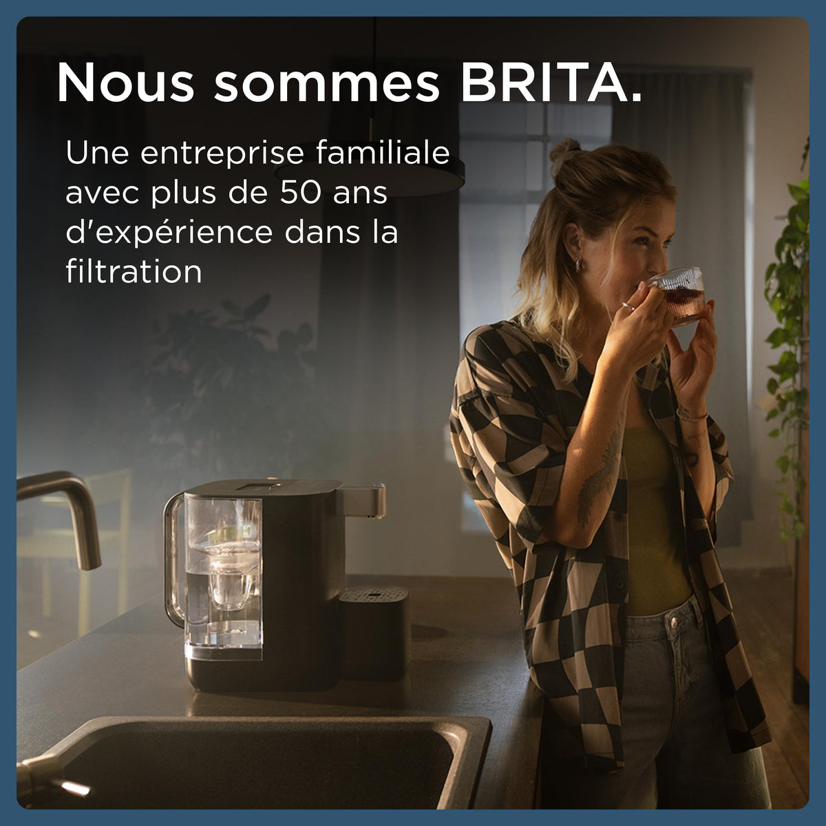 BRITA Cube Distributeur d'eau filtrée chaude ou tempérée (4.0 L) différentes tailles de contenants pré-enregistrés, technologie UV-C & filtre à eau MAXTRA PRO Expert anti-tartre inclus