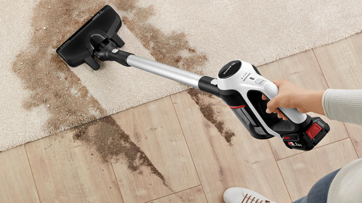 Bosch Electroménager Unlimited 6, BCS611AM, aspirateur Balai Rechargeable sans Fil, autonomie de 30 Min, performant sur différents Types de Sol, Accessoires Inclus, Blanc