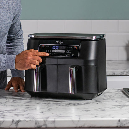 NINJA Foodi DualZone Air Fryer 2 Compartiments, 2 Zones de Cuisson Indépendentes, Capacité 7,6L, Air Fyer 6-en-1, Max 240°C, Pièces Antiadhésives Amovibles lavables au lave-vaisselle, Noir AF300EU